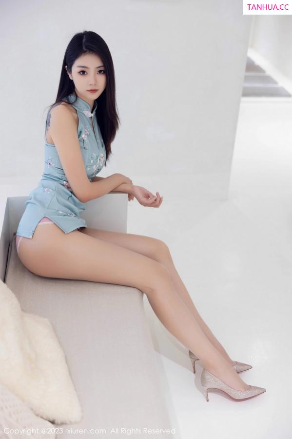 可乐Vicky  [XiuRen]高清写真图 2023.07.12 No.7067 可乐Vicky 翘臀美腿第55张图片